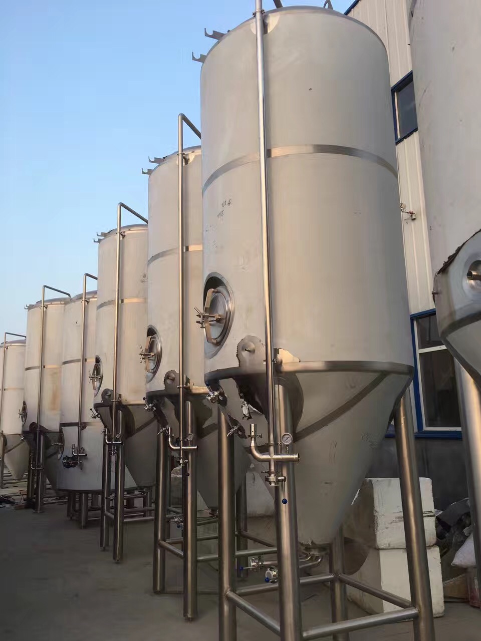 啤酒 米酒 黄酒 发酵罐设备生产厂家 制冷罐 恒温罐