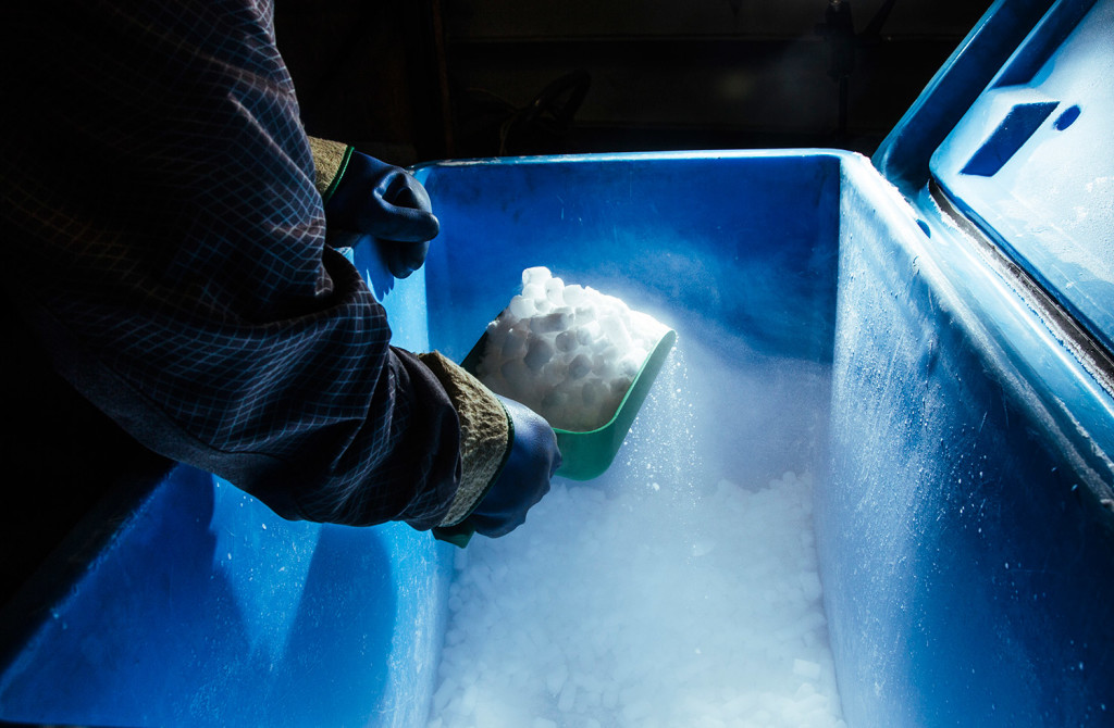 物流电商冷链干冰 干冰低温运输保障食品的新鲜